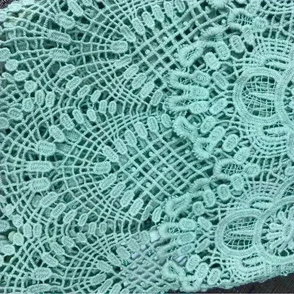 Simply Noelle Crochet Tank - Picture 8 of 9